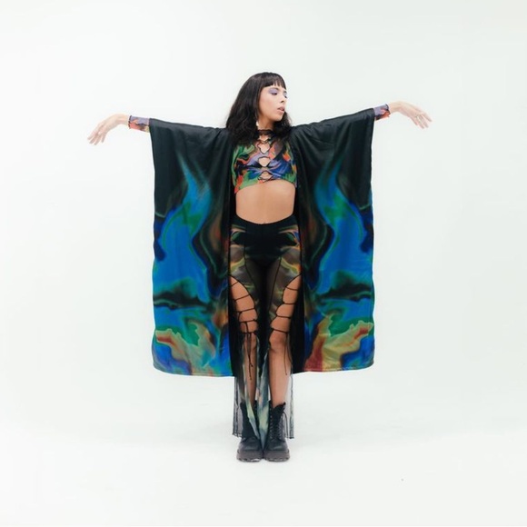 Pink Liquid Swirl Kimono - Picture 3 of 9